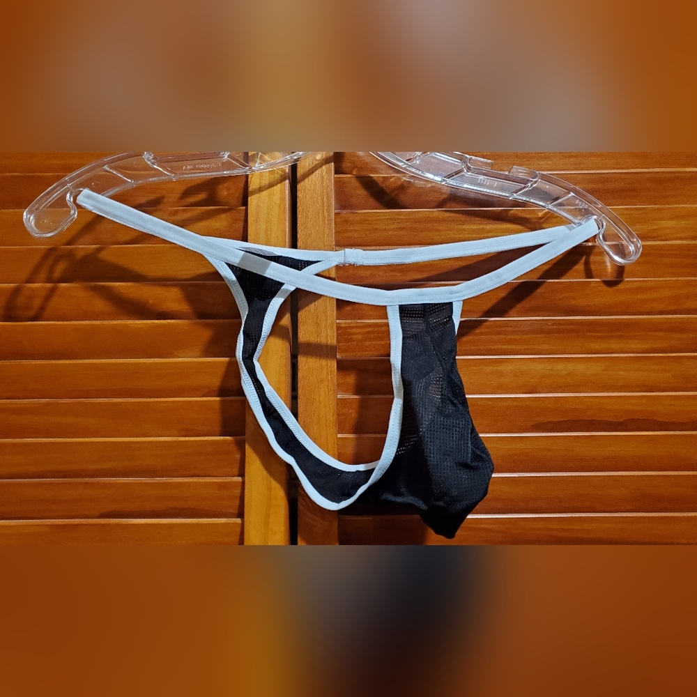 Men's mesh pouch thong
